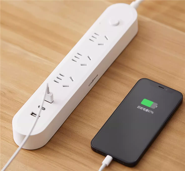 焦点娱乐：新国标五孔+2A1C 吉屋轻智3位3 USB智能插排20.9元