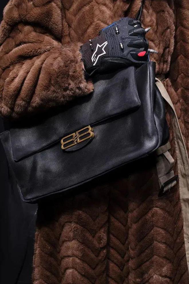 奇趣分分彩：明星设计师竟“打起来”了（巴黎纯享篇）