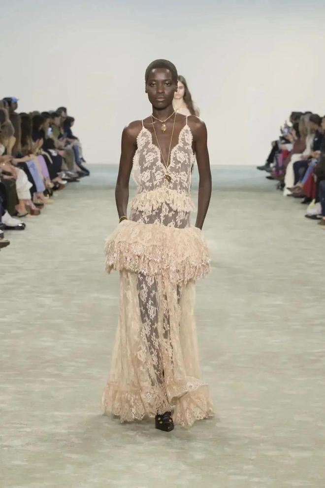 奇趣分分彩：明星设计师竟“打起来”了（巴黎纯享篇）