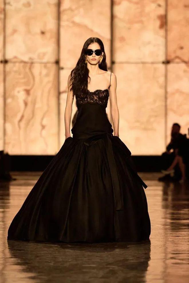 奇趣分分彩：明星设计师竟“打起来”了（巴黎纯享篇）